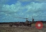 Immagine di 5 Forze Speciali gruppo Vietnam del Sud, 1966, secondo 8 filmato di repertorio 65675069972