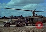 Immagine di 5 Forze Speciali gruppo Vietnam del Sud, 1966, secondo 13 filmato di repertorio 65675069972