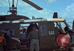 Immagine di 5 Forze Speciali gruppo Vietnam del Sud, 1966, secondo 29 filmato di repertorio 65675069972