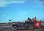Immagine di 5 Forze Speciali gruppo Vietnam del Sud, 1966, secondo 44 filmato di repertorio 65675069972