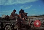Immagine di 5 Forze Speciali gruppo Vietnam del Sud, 1966, secondo 55 filmato di repertorio 65675069972