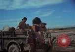 Immagine di 5 Forze Speciali gruppo Vietnam del Sud, 1966, secondo 57 filmato di repertorio 65675069972