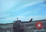 Immagine di 5 Forze Speciali gruppo Vietnam del Sud, 1966, secondo 6 filmato di repertorio 65675069973