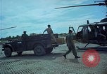 Immagine di 5 Forze Speciali gruppo Vietnam del Sud, 1966, secondo 18 filmato di repertorio 65675069973