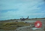 Immagine di 5 Forze Speciali gruppo Vietnam del Sud, 1966, secondo 55 filmato di repertorio 65675069973