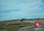 Immagine di 5 Forze Speciali gruppo Vietnam del Sud, 1966, secondo 58 filmato di repertorio 65675069973