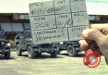 Image des Forces spéciales de l'armée des États-Unis Vietnam, 1964, de la seconde 4 séquences d'archives historiques vidéo 65675069976