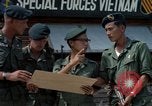 Image des Forces spéciales de l'armée des États-Unis Vietnam, 1964, de la seconde 30 séquences d'archives historiques vidéo 65675069976