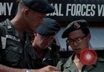 Image des Forces spéciales de l'armée des États-Unis Vietnam, 1964, de la seconde 54 séquences d'archives historiques vidéo 65675069976