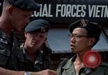 Image des Forces spéciales de l'armée des États-Unis Vietnam, 1964, de la seconde 57 séquences d'archives historiques vidéo 65675069976