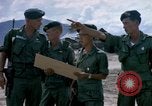 Image des Forces spéciales de l'armée des États-Unis Vietnam, 1964, de la seconde 25 séquences d'archives historiques vidéo 65675069977