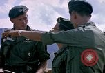 Image des Forces spéciales de l'armée des États-Unis Vietnam, 1964, de la seconde 45 séquences d'archives historiques vidéo 65675069977