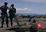 Image des Forces spéciales de l'armée des États-Unis Vietnam, 1964, de la seconde 26 séquences d'archives historiques vidéo 65675069978