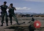 Image des Forces spéciales de l'armée des États-Unis Vietnam, 1964, de la seconde 27 séquences d'archives historiques vidéo 65675069978