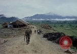 Image Le Capitaine Roger Donlon Vietnam, 1964, de la seconde 25 séquences d'archives historiques vidéo 65675069980