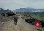 Image Le Capitaine Roger Donlon Vietnam, 1964, de la seconde 26 séquences d'archives historiques vidéo 65675069980