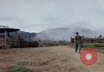 Image Le Capitaine Roger Donlon Vietnam, 1964, de la seconde 43 séquences d'archives historiques vidéo 65675069980