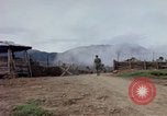 Image Le Capitaine Roger Donlon Vietnam, 1964, de la seconde 49 séquences d'archives historiques vidéo 65675069980
