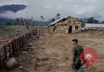 Image Le Capitaine Roger Donlon Vietnam, 1964, de la seconde 53 séquences d'archives historiques vidéo 65675069980