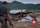 Standbild Captain Roger Donlon Vietnam, 1964, aus Sekunde 6 historischem Filmmaterial Videoclip 65675069981