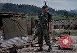 Standbild Captain Roger Donlon Vietnam, 1964, aus Sekunde 46 historischem Filmmaterial Videoclip 65675069981