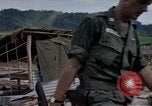 Standbild Captain Roger Donlon Vietnam, 1964, aus Sekunde 55 historischem Filmmaterial Videoclip 65675069981