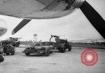 Standbild amerikanischen Bombardierungen Saipan Nördliche Marianen, 1944, aus Sekunde 39 historischem Filmmaterial Videoclip 65675069986