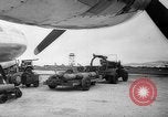 Standbild amerikanischen Bombardierungen Saipan Nördliche Marianen, 1944, aus Sekunde 41 historischem Filmmaterial Videoclip 65675069986