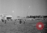 Standbild Flugzeuge Rettungsaktion test United States USA, 1944, aus Sekunde 9 historischem Filmmaterial Videoclip 65675069988