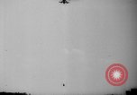 Standbild Flugzeuge Rettungsaktion test United States USA, 1944, aus Sekunde 25 historischem Filmmaterial Videoclip 65675069988