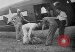 Standbild Flugzeuge Rettungsaktion test United States USA, 1944, aus Sekunde 34 historischem Filmmaterial Videoclip 65675069988