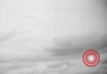 Standbild Flugzeuge Rettungsaktion test United States USA, 1944, aus Sekunde 59 historischem Filmmaterial Videoclip 65675069988