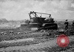 Standbild Flugplatz Wiederaufbau Saipan Nördliche Marianen, 1945, aus Sekunde 15 historischem Filmmaterial Videoclip 65675069992
