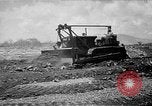 Standbild Flugplatz Wiederaufbau Saipan Nördliche Marianen, 1945, aus Sekunde 18 historischem Filmmaterial Videoclip 65675069992