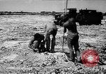 Standbild Flugplatz Wiederaufbau Saipan Nördliche Marianen, 1945, aus Sekunde 29 historischem Filmmaterial Videoclip 65675069992