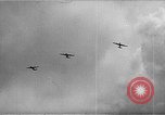 Standbild Bombardierung der Inseln Pacific Theater, 1944, aus Sekunde 1 historischem Filmmaterial Videoclip 65675069993