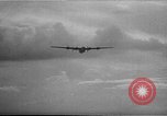 Standbild Bombardierung der Inseln Pacific Theater, 1944, aus Sekunde 15 historischem Filmmaterial Videoclip 65675069993