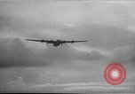 Standbild Bombardierung der Inseln Pacific Theater, 1944, aus Sekunde 16 historischem Filmmaterial Videoclip 65675069993