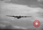 Standbild Bombardierung der Inseln Pacific Theater, 1944, aus Sekunde 17 historischem Filmmaterial Videoclip 65675069993