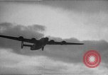Standbild Bombardierung der Inseln Pacific Theater, 1944, aus Sekunde 18 historischem Filmmaterial Videoclip 65675069993