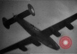 Standbild Bombardierung der Inseln Pacific Theater, 1944, aus Sekunde 21 historischem Filmmaterial Videoclip 65675069993