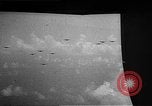 Standbild Bombardierung der Inseln Pacific Theater, 1944, aus Sekunde 25 historischem Filmmaterial Videoclip 65675069993