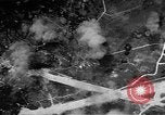 Standbild Bombardierung der Inseln Pacific Theater, 1944, aus Sekunde 30 historischem Filmmaterial Videoclip 65675069993