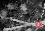 Standbild Bombardierung der Inseln Pacific Theater, 1944, aus Sekunde 31 historischem Filmmaterial Videoclip 65675069993
