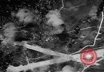 Standbild Bombardierung der Inseln Pacific Theater, 1944, aus Sekunde 32 historischem Filmmaterial Videoclip 65675069993