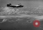 Standbild Bombardierung der Inseln Pacific Theater, 1944, aus Sekunde 42 historischem Filmmaterial Videoclip 65675069993