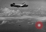 Standbild Bombardierung der Inseln Pacific Theater, 1944, aus Sekunde 43 historischem Filmmaterial Videoclip 65675069993