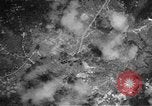 Standbild Bombardierung der Inseln Pacific Theater, 1944, aus Sekunde 55 historischem Filmmaterial Videoclip 65675069993