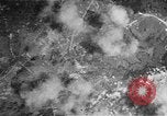 Standbild Bombardierung der Inseln Pacific Theater, 1944, aus Sekunde 59 historischem Filmmaterial Videoclip 65675069993