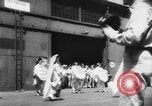 Immagine di La danza di benvenuto Giappone, 1952, secondo 5 filmato di repertorio 65675070002